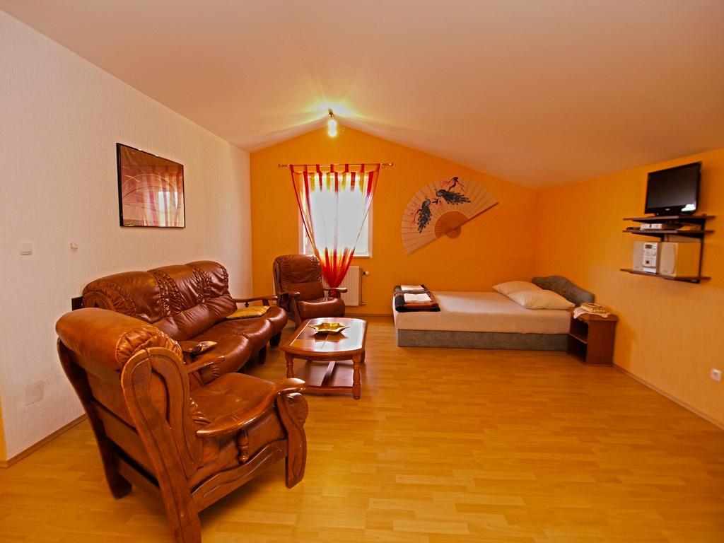 Apartments Denis 19 ฟาชานา ภายนอก รูปภาพ