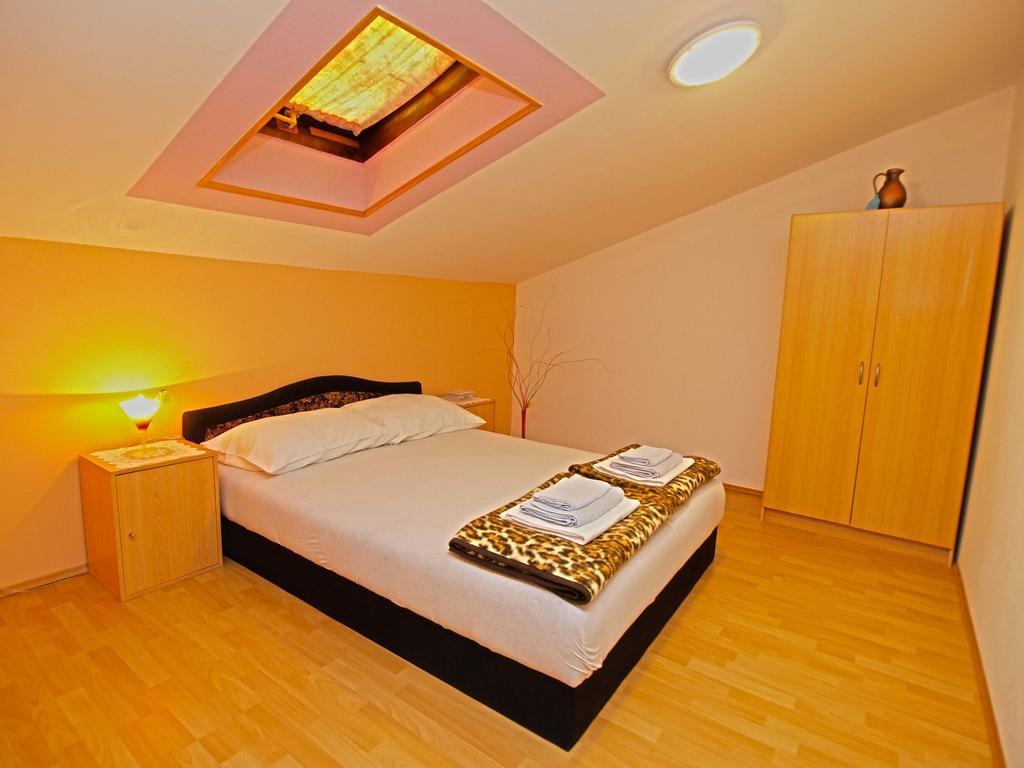 Apartments Denis 19 ฟาชานา ภายนอก รูปภาพ