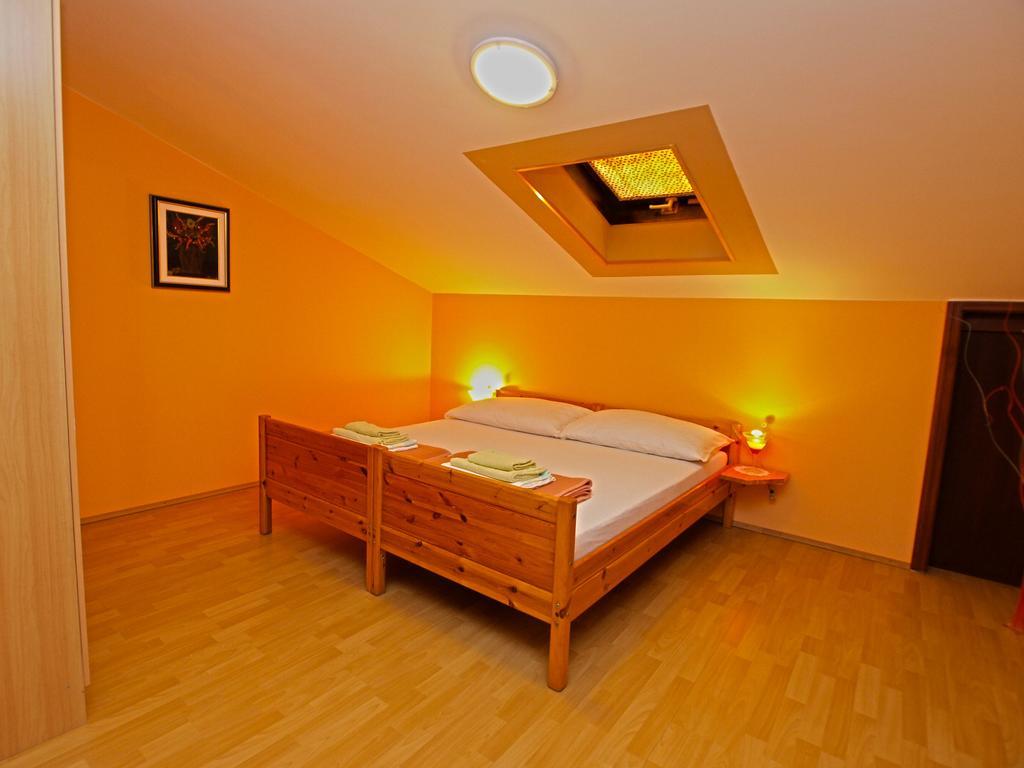 Apartments Denis 19 ฟาชานา ภายนอก รูปภาพ