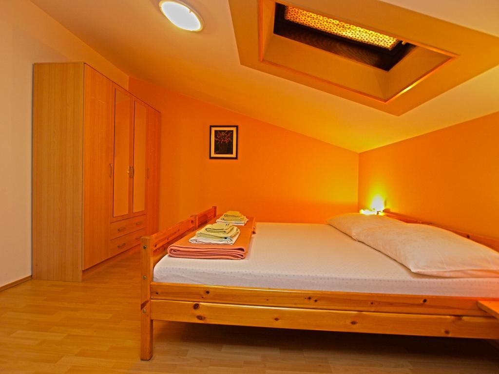 Apartments Denis 19 ฟาชานา ภายนอก รูปภาพ
