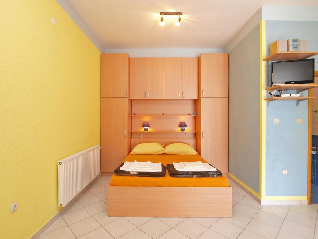Apartments Denis 19 ฟาชานา ภายนอก รูปภาพ