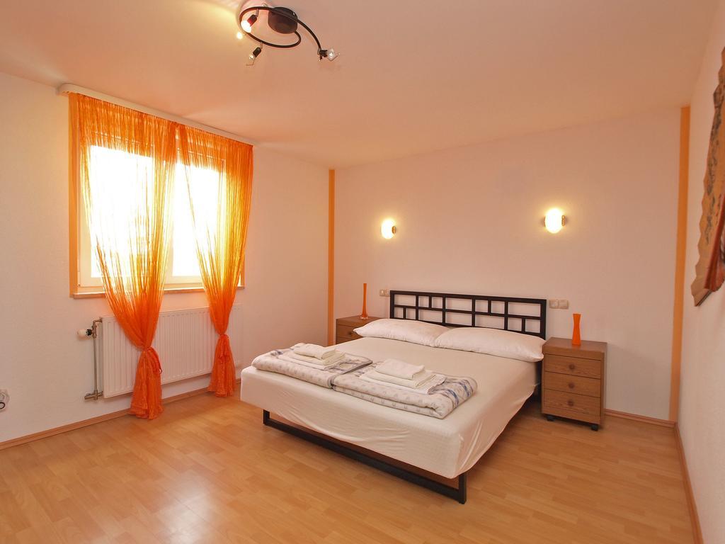 Apartments Denis 19 ฟาชานา ภายนอก รูปภาพ