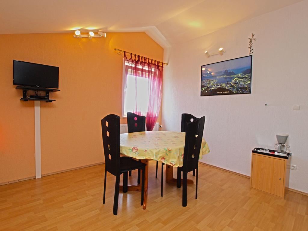 Apartments Denis 19 ฟาชานา ภายนอก รูปภาพ