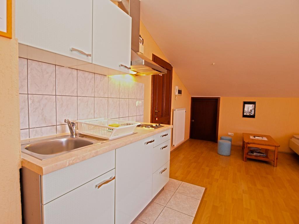 Apartments Denis 19 ฟาชานา ภายนอก รูปภาพ